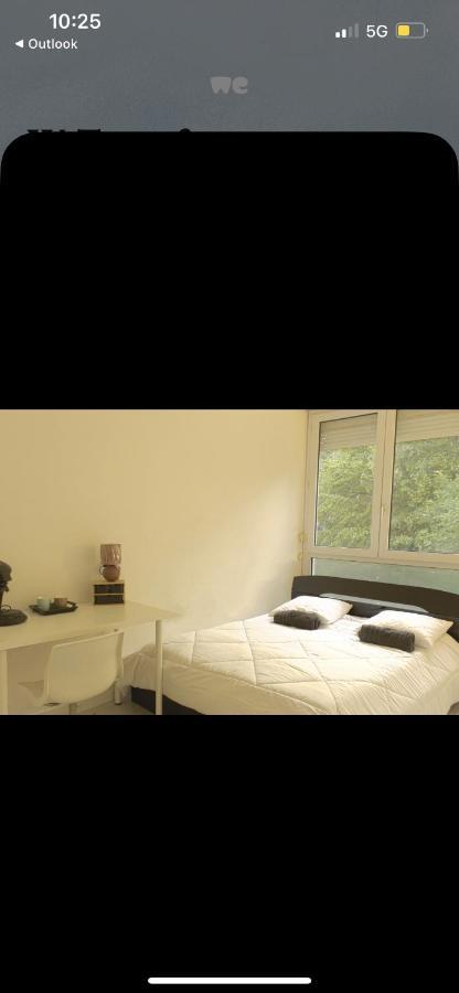 Bed and Breakfast Se: 13A Rue Des Touleuses Pourpre Сержи Экстерьер фото